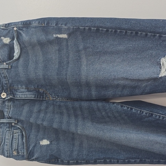 EUC Levi's Denizen Distressed Jeans - Picture 2 of 8